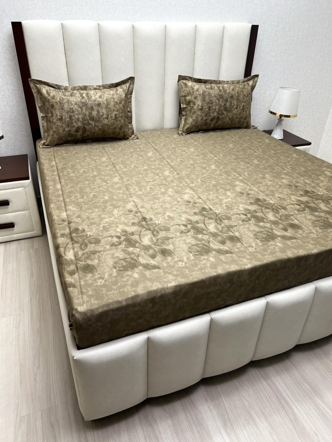 Pure Decor Royal Majestic Printed Pure Cotton 600 TC King Bedsheet Set 2.74 m x 2.74 m, Brown
Pure Decor Royal Majestic Printed Pure Cotton 600 TC King Bedsheet Set 2.74 m x 2.74 m, Brown
