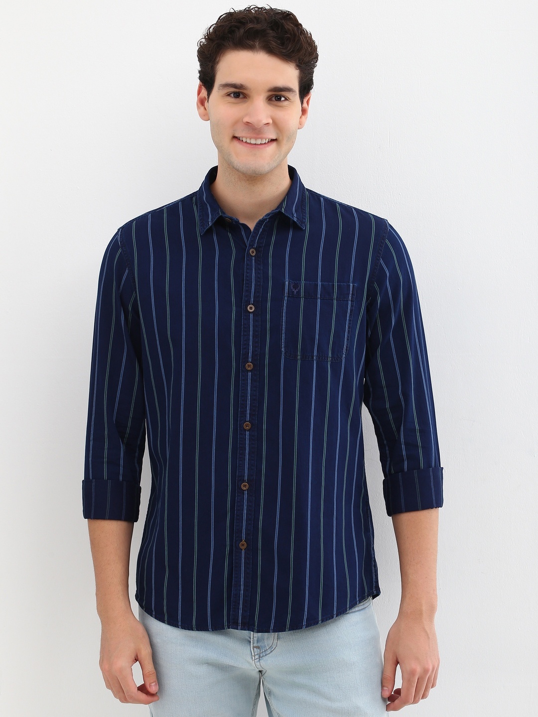 Allen Solly Men Custom Fit Spread Collar Vertical Striped Cotton Casual Shirt, Navy blue
Allen Solly Men Custom Fit Spread Collar Vertical Striped Cotton Casual Shirt, Navy blue