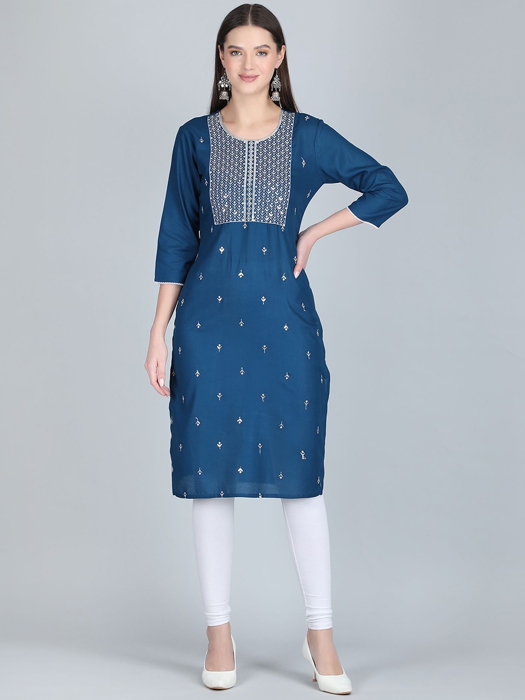ANANDITA Floral Embroidered Round Neck Sequinned Straight Kurta Floral Embroidered Kurta, Blue
ANANDITA Floral Embroidered Round Neck Sequinned Straight Kurta Floral Embroidered Kurta, Blue