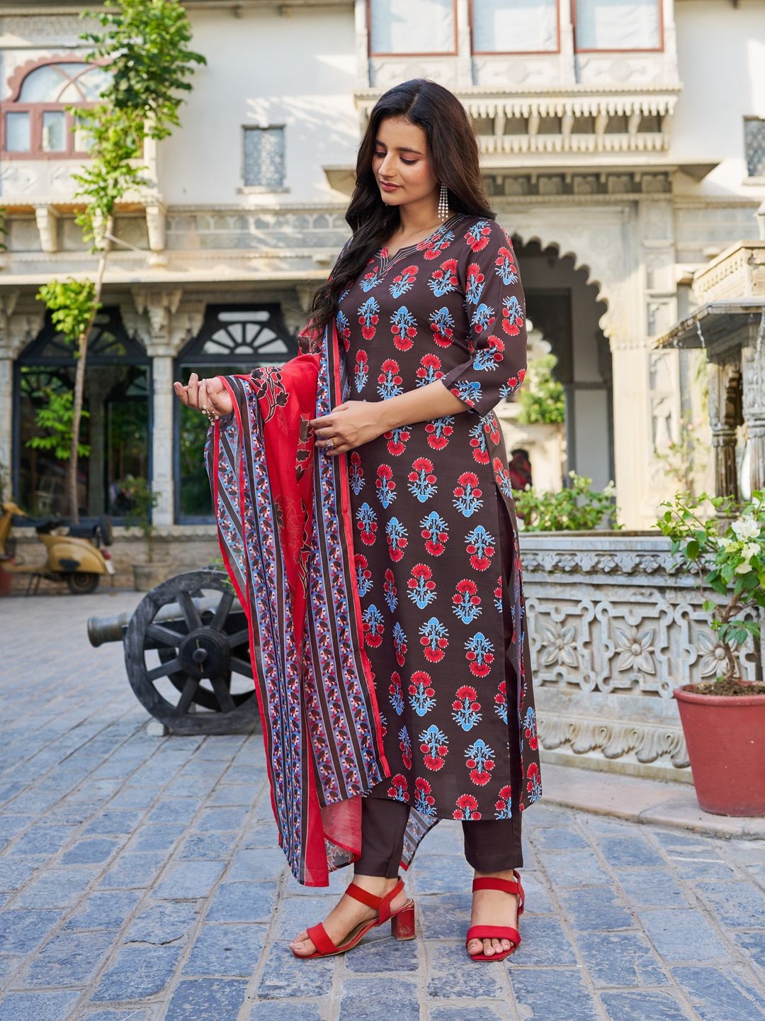 Moda Rapido Floral Printed Notch Neck Straight Kurta With Trouser And Dupatta, Brown
Moda Rapido Floral Printed Notch Neck Straight Kurta With Trouser And Dupatta, Brown
