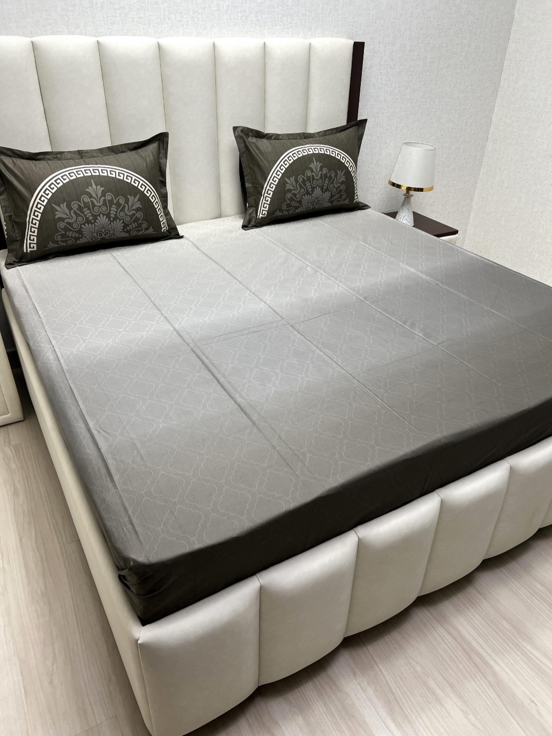 Pure Decor Brown & Grey Pure Cotton King Bedsheet with 2 Pillow Covers 2.74 m x 2.74
Pure Decor Brown & Grey Pure Cotton King Bedsheet with 2 Pillow Covers 2.74 m x 2.74