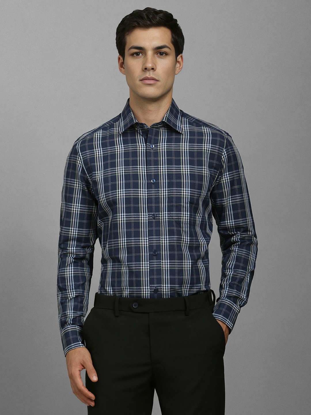Louis Philippe Men Classic Fit Spread Collar Tartan Checked Cotton Linen Formal Shirt, Navy blue
Louis Philippe Men Classic Fit Spread Collar Tartan Checked Cotton Linen Formal Shirt, Navy blue
