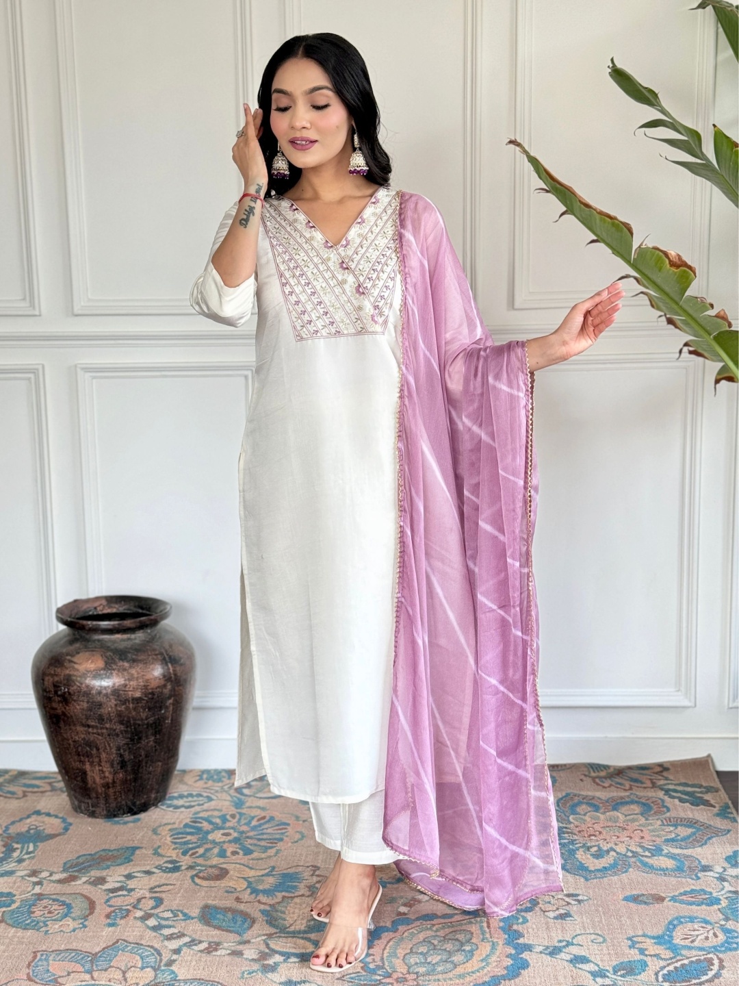 KALINI Floral Embroidered Thread Work Chanderi Silk Straight Kurta With Trousers & Dupatta, White
KALINI Floral Embroidered Thread Work Chanderi Silk Straight Kurta With Trousers & Dupatta, White