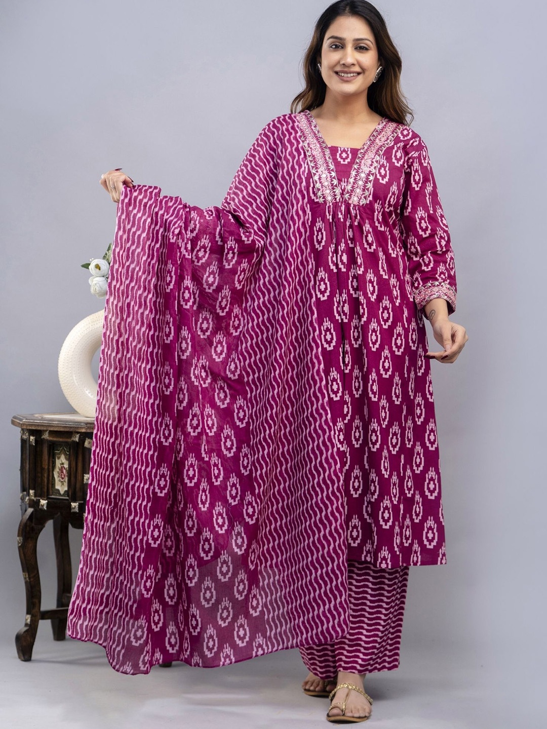 POSHART FASHION AS UNIQUE AS YOU ARE Printed Pure Cotton Kurta With Palazzos & Dupatta, Purple
POSHART FASHION AS UNIQUE AS YOU ARE Printed Pure Cotton Kurta With Palazzos & Dupatta, Purple
