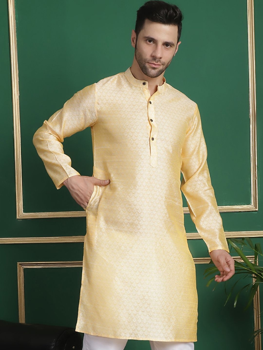 Anouk Gold-Toned & White Ethnic Motifs Woven Design Band Collar Jacquard Straight Kurta
Anouk Gold-Toned & White Ethnic Motifs Woven Design Band Collar Jacquard Straight Kurta