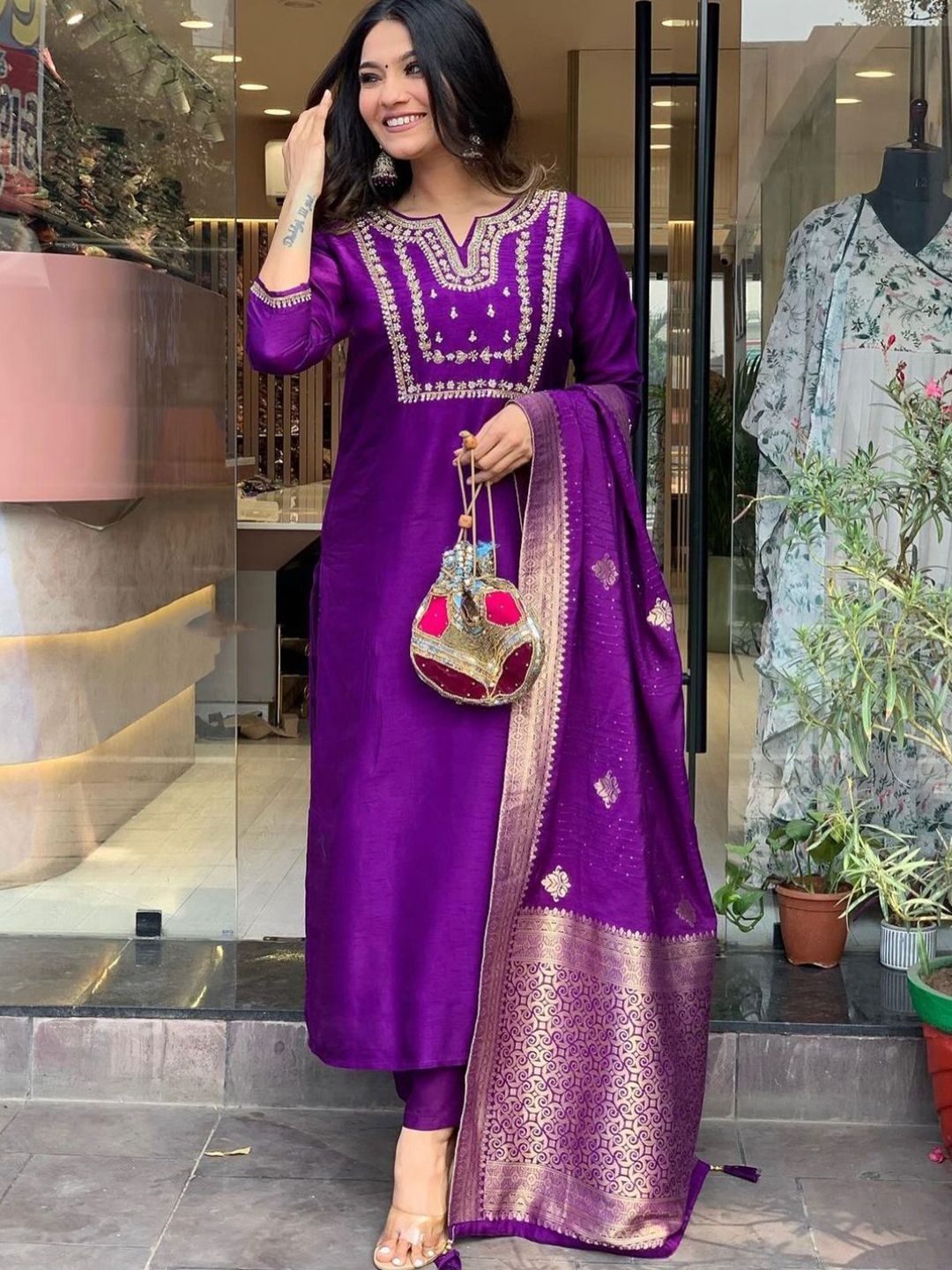BLACK SCISSOR Floral Embroidered Straight Chanderi Cotton Kurta With Trousers And Dupatta, Purple
BLACK SCISSOR Floral Embroidered Straight Chanderi Cotton Kurta With Trousers And Dupatta, Purple
