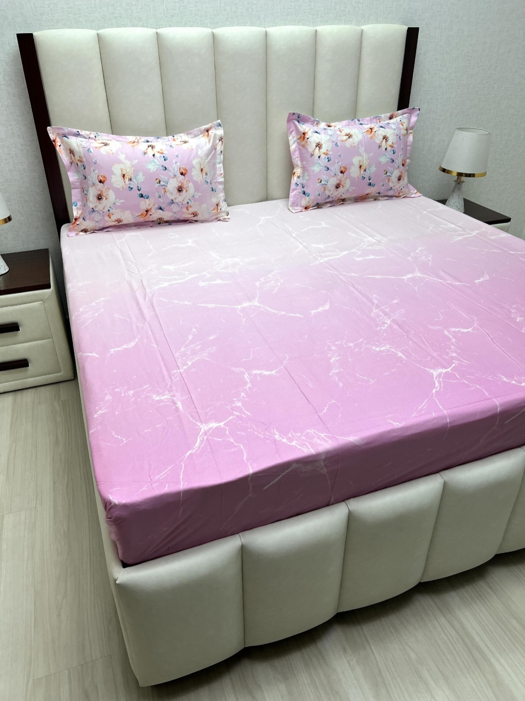 Pure Decor Royal Majestic Pink Printed Pure Cotton 400 TC King Bedsheet Set 2.74 x 2.74 m
Pure Decor Royal Majestic Pink Printed Pure Cotton 400 TC King Bedsheet Set 2.74 x 2.74 m