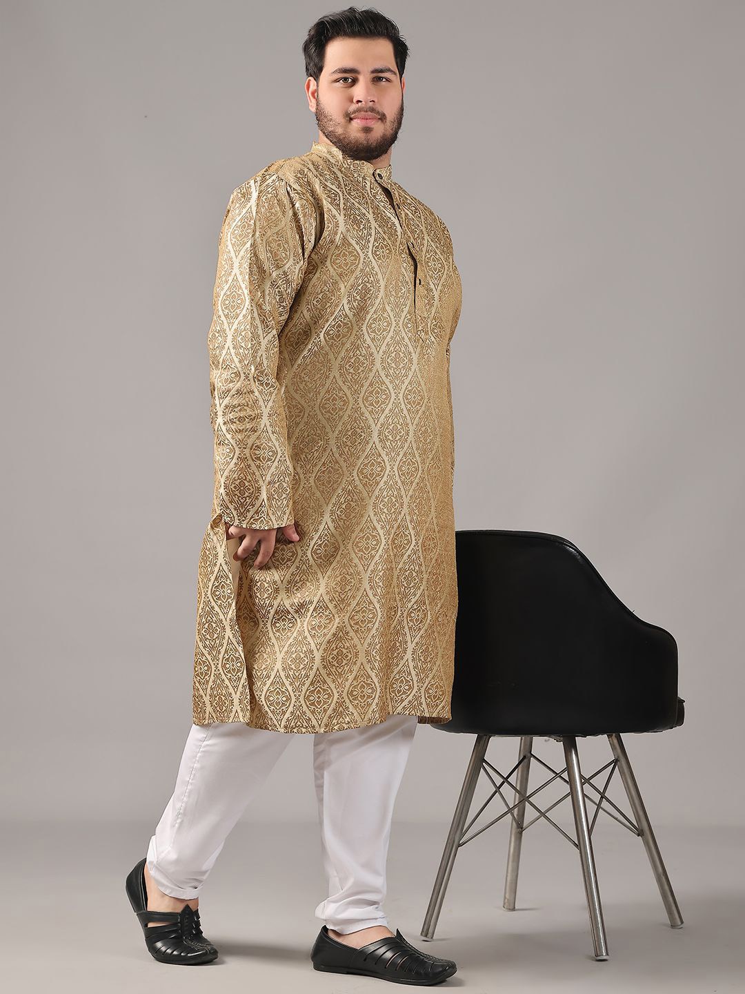 SOJANYA PLUS Plus Size Men Ethnic Motifs Woven Design Straight Kurta With Pyjamas, Beige
SOJANYA PLUS Plus Size Men Ethnic Motifs Woven Design Straight Kurta With Pyjamas, Beige