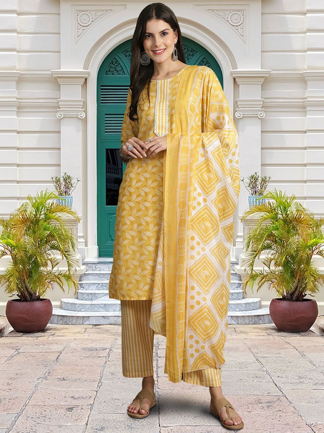 Moda Rapido Floral Printed Round Neck Straight Kurta With Trouser And Dupatta, Yellow
Moda Rapido Floral Printed Round Neck Straight Kurta With Trouser And Dupatta, Yellow