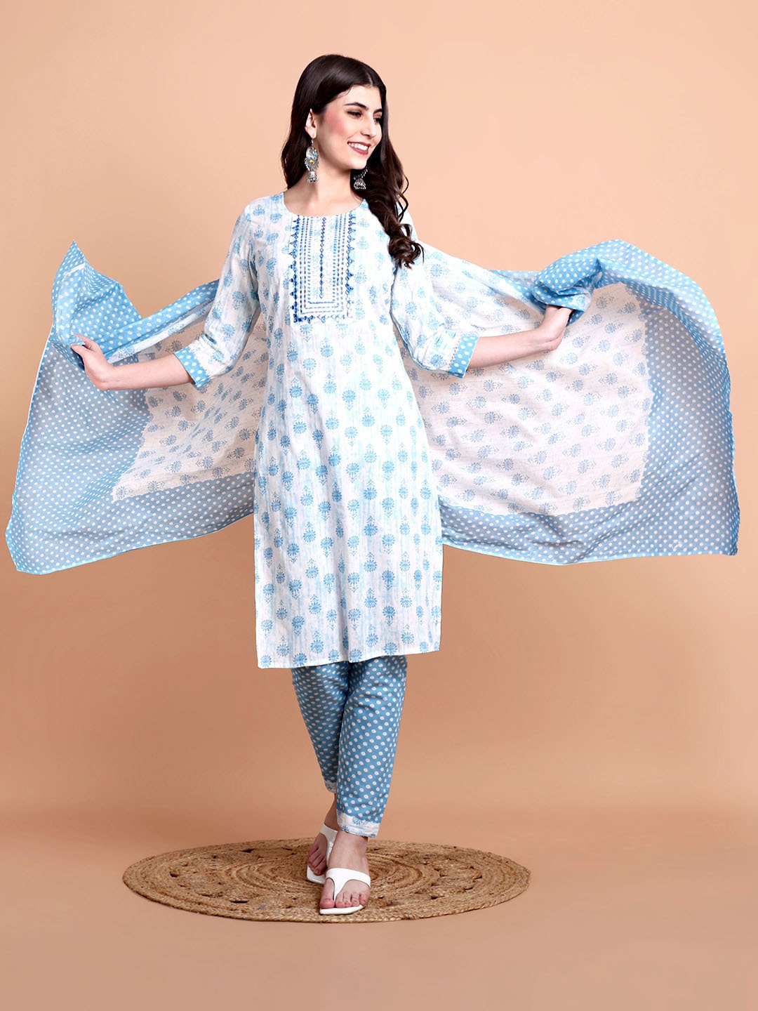 WILL BOTTOM Women Floral Printed Regular Thread Work Pure Cotton Kurta with Trousers & With Dupatta, White
WILL BOTTOM Women Floral Printed Regular Thread Work Pure Cotton Kurta with Trousers & With Dupatta, White