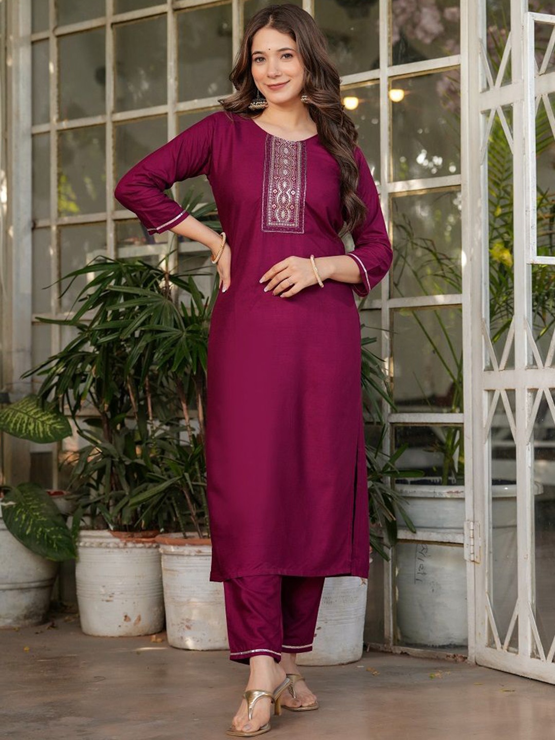 KAUTIK FABRICS Floral Yoke Design Embroidered Straight Kurta With Trouser And Dupatta, Maroon
KAUTIK FABRICS Floral Yoke Design Embroidered Straight Kurta With Trouser And Dupatta, Maroon