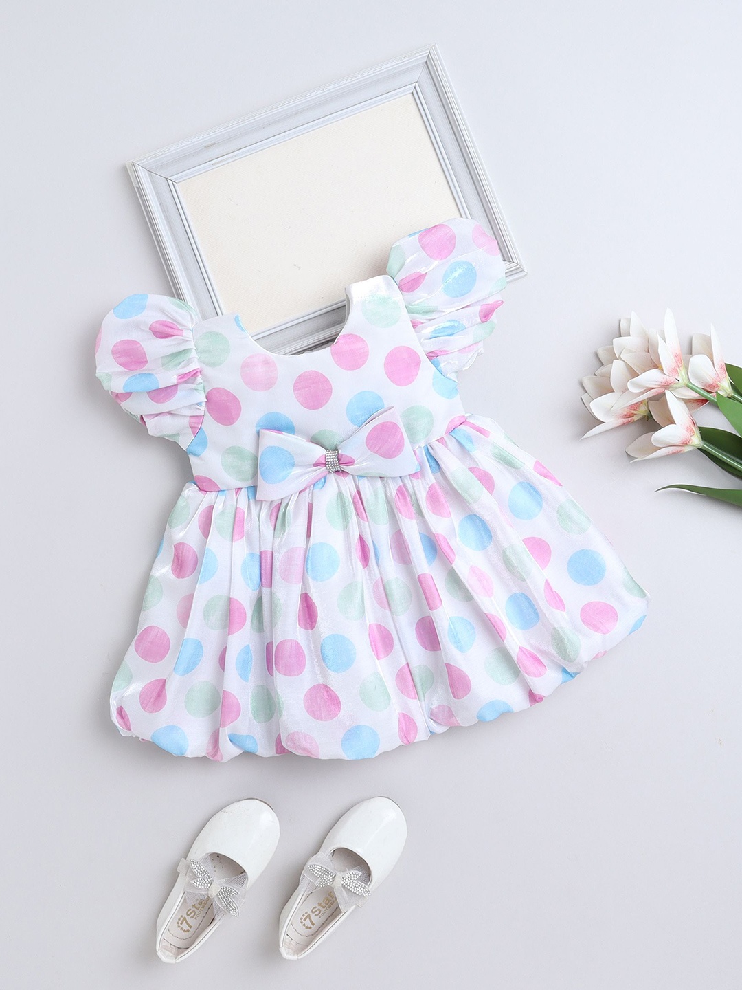 The Magic Wand Girls Polka Dots Printed Puff Sleeves Balloon Dress With Bow, Off white
The Magic Wand Girls Polka Dots Printed Puff Sleeves Balloon Dress With Bow, Off white