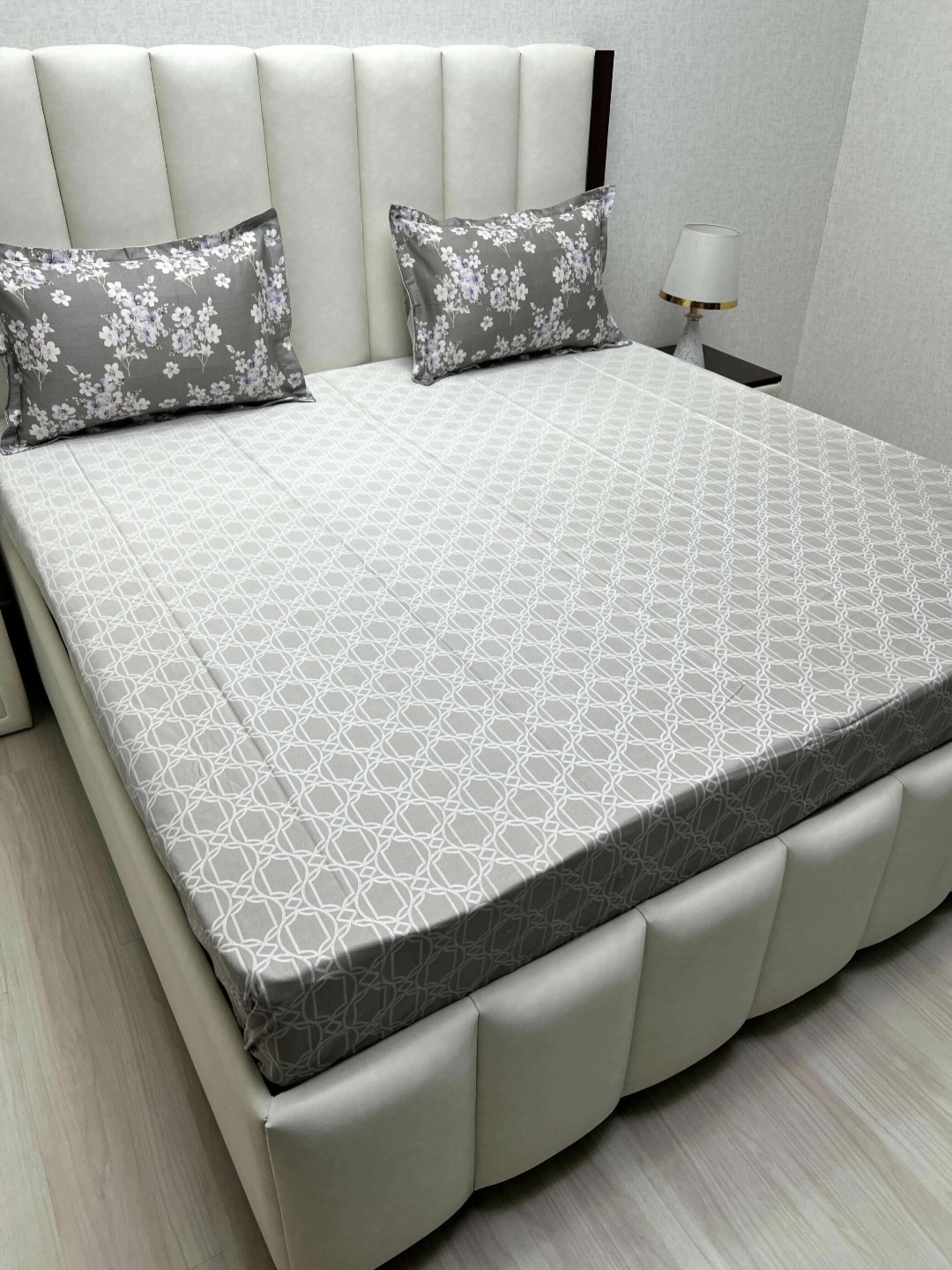 Pure Decor Royal Majestic Grey Printed Pure Cotton 400 TC King Bedsheet Set 2.74 x 2.74 m
Pure Decor Royal Majestic Grey Printed Pure Cotton 400 TC King Bedsheet Set 2.74 x 2.74 m