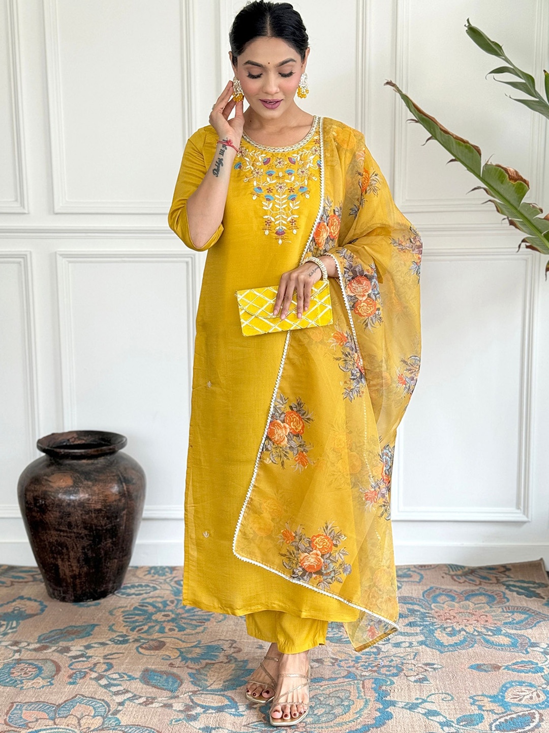 KALINI Floral Embroidered Round Neck Chanderi Silk Straight Kurta With Trousers & Dupatta, Yellow
KALINI Floral Embroidered Round Neck Chanderi Silk Straight Kurta With Trousers & Dupatta, Yellow