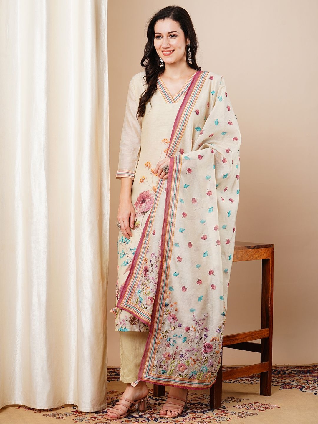 FASHOR Floral Printed Embroidered Round Neck Straight Kurta With Trousers And Dupatta, Cream
FASHOR Floral Printed Embroidered Round Neck Straight Kurta With Trousers And Dupatta, Cream