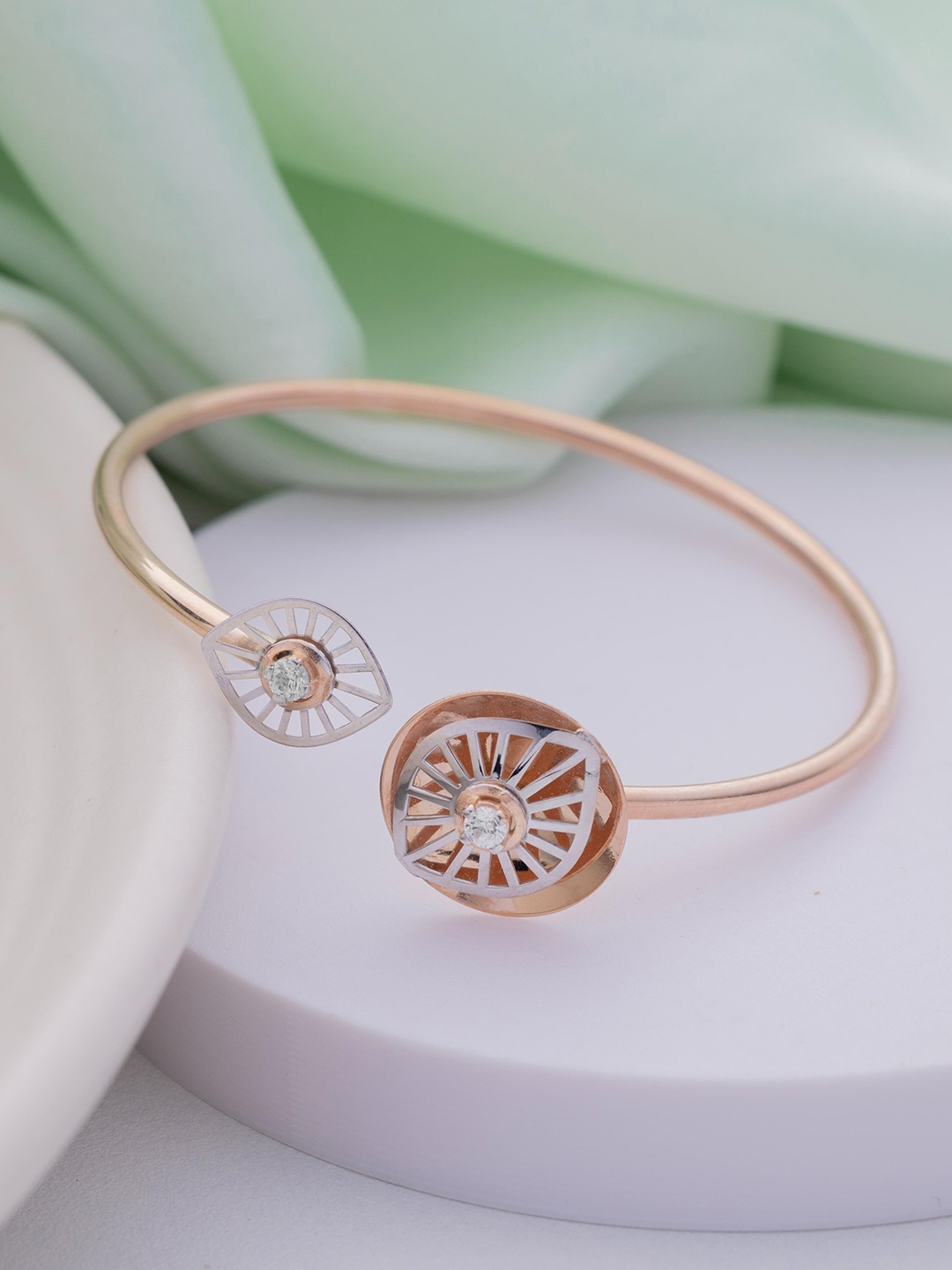 LIORA 925 Silver Jewellery Sterling Silver Rose Gold-Plated CZ-Studded Cuff Bracelet
LIORA 925 Silver Jewellery Sterling Silver Rose Gold-Plated CZ-Studded Cuff Bracelet