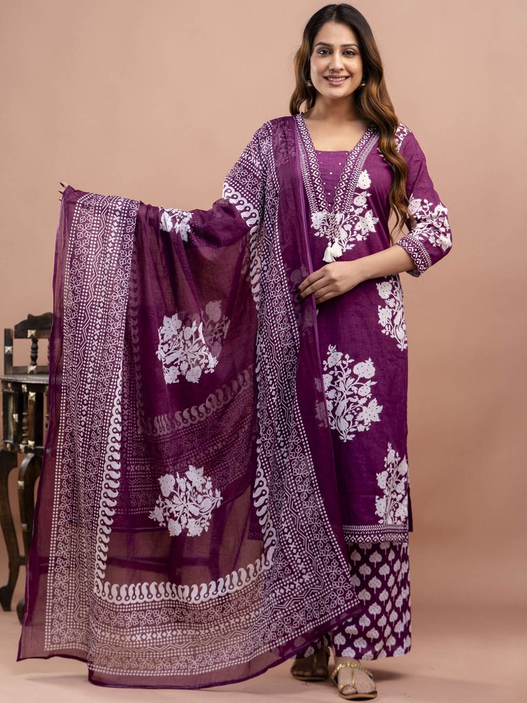 POSHART FASHION AS UNIQUE AS YOU ARE Printed Pure Cotton Kurta With Palazzos & Dupatta, Purple
POSHART FASHION AS UNIQUE AS YOU ARE Printed Pure Cotton Kurta With Palazzos & Dupatta, Purple