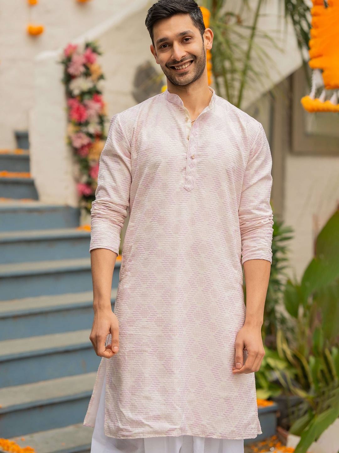 Shasak Ethnic Motifs Embroidered Thread Work Mandarin Collar Sequinned Straight Kurta, Off white
Shasak Ethnic Motifs Embroidered Thread Work Mandarin Collar Sequinned Straight Kurta, Off white