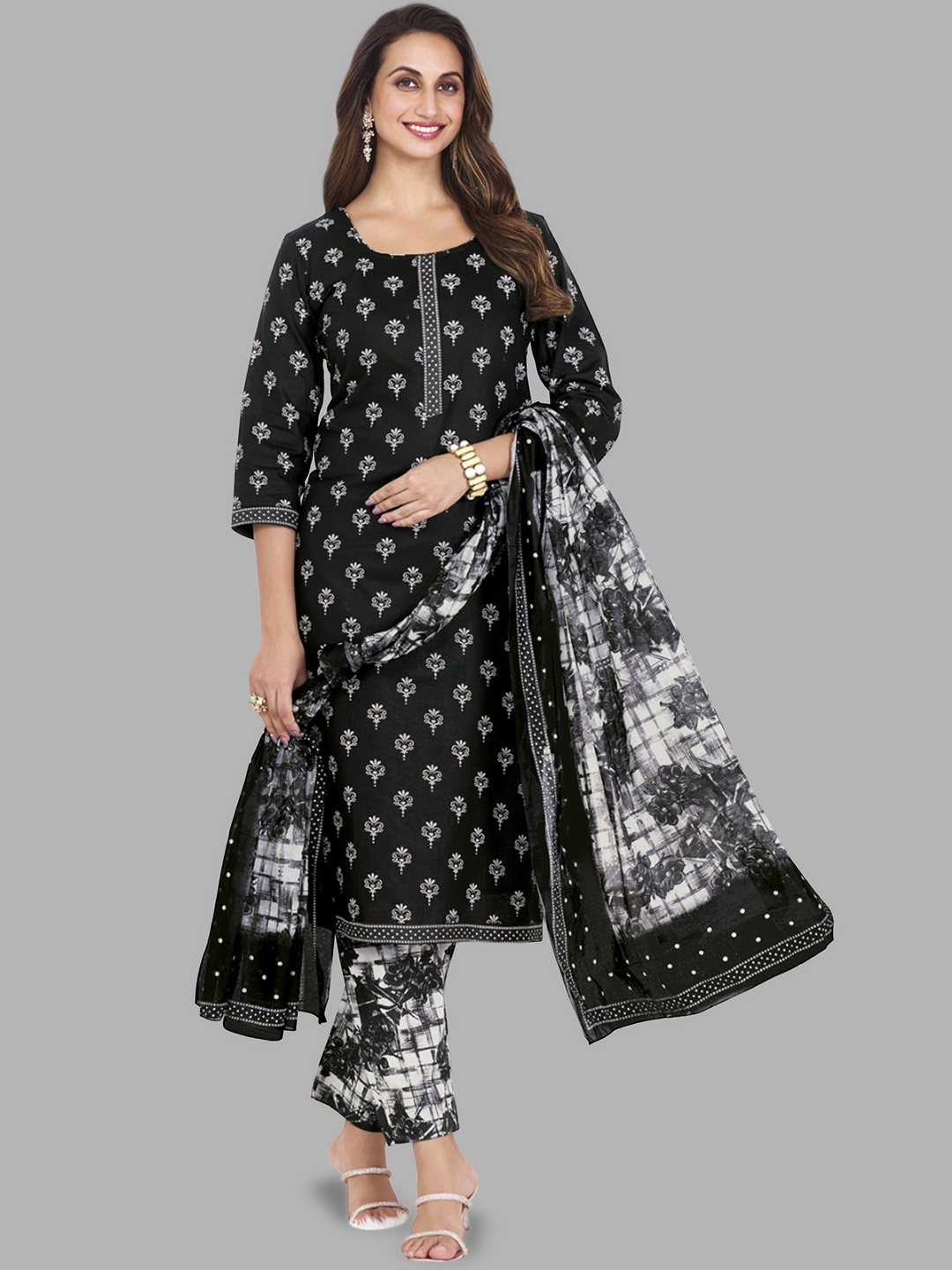 Simmu Women Printed Regular Pure Cotton Kurta with Churidar & With Dupatta, Black
Simmu Women Printed Regular Pure Cotton Kurta with Churidar & With Dupatta, Black