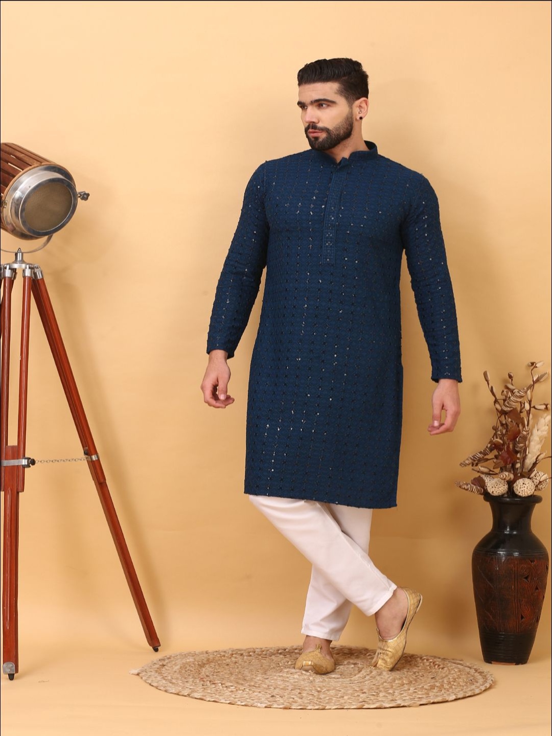 Larwa Floral Embroidered Mandarin Collar Sequinned Straight Kurta With Trousers, Teal
Larwa Floral Embroidered Mandarin Collar Sequinned Straight Kurta With Trousers, Teal