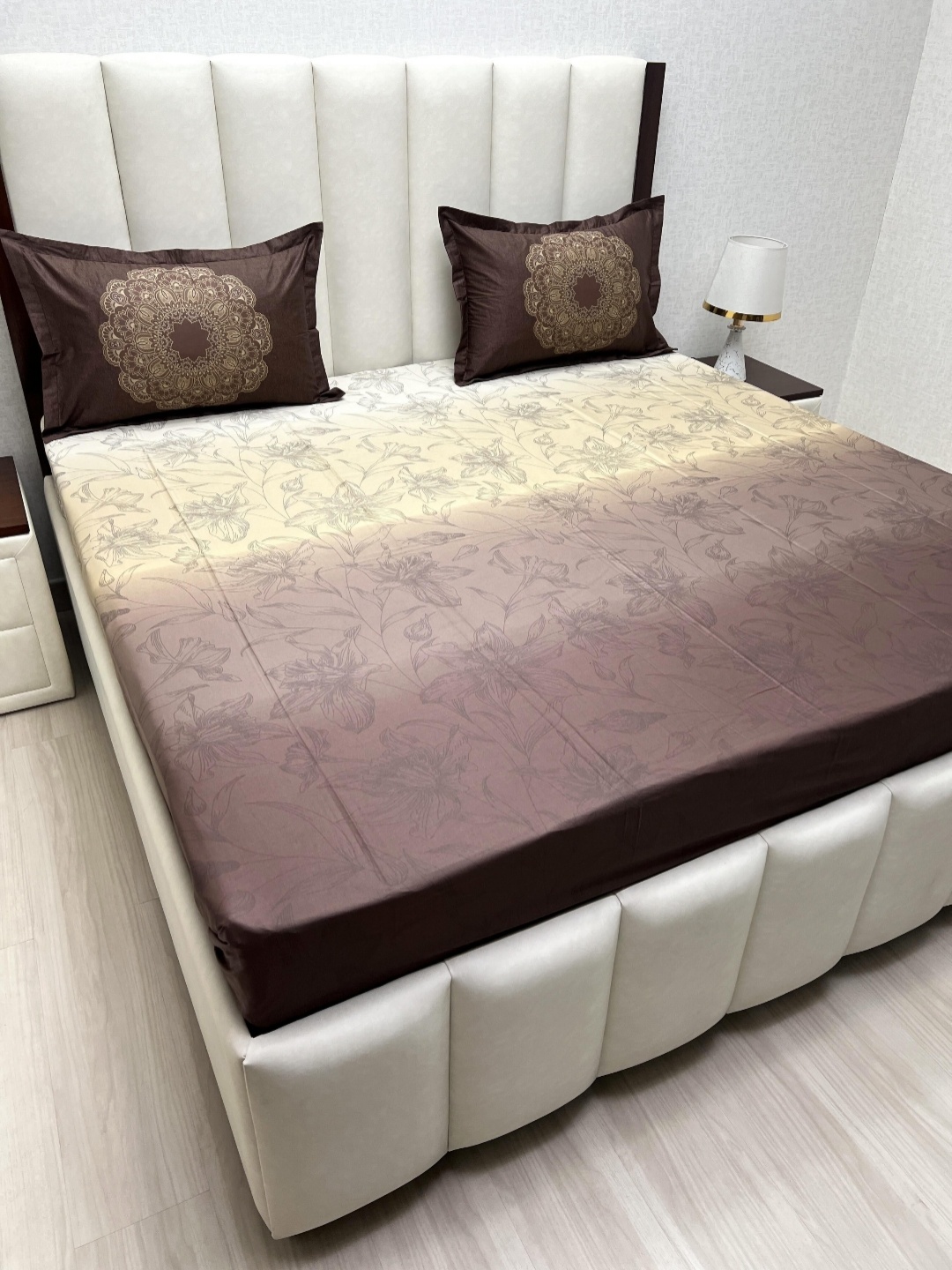 Pure Decor Royal Majestic Brown Printed Pure Cotton 380 TC King Bedsheet Set 2.74 x 2.74 m
Pure Decor Royal Majestic Brown Printed Pure Cotton 380 TC King Bedsheet Set 2.74 x 2.74 m