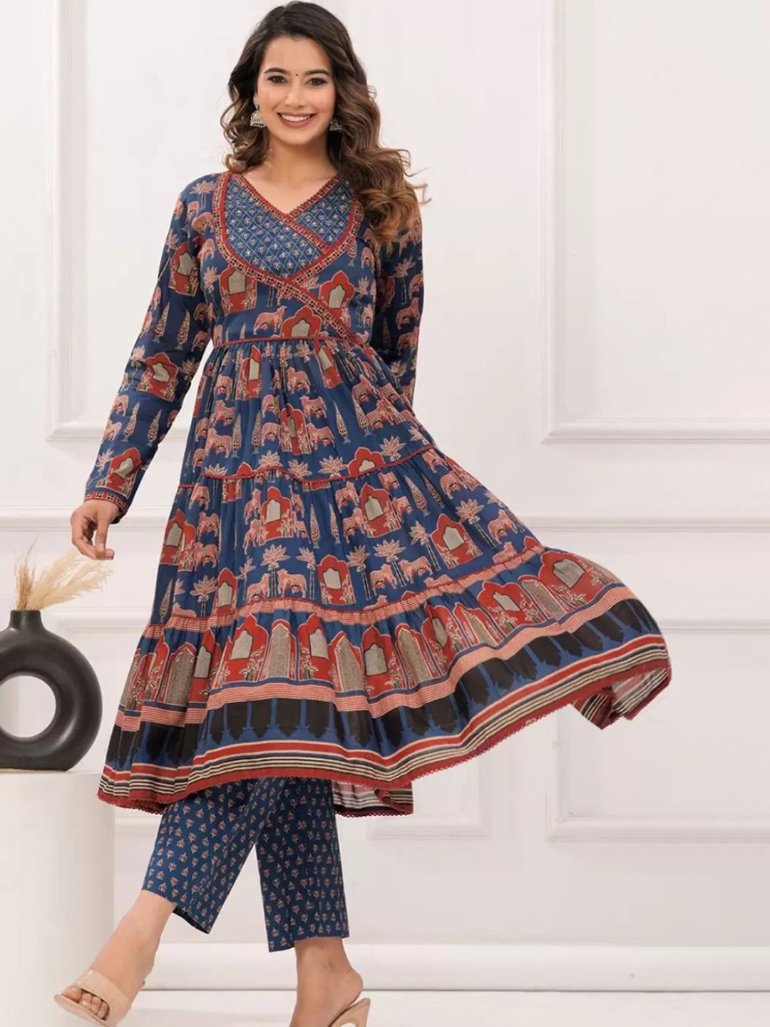 Heavenly Attire Women Ethnic Motifs Printed Pleated Pure Cotton Kurta with Trousers & With Dupatta, Blue
Heavenly Attire Women Ethnic Motifs Printed Pleated Pure Cotton Kurta with Trousers & With Dupatta, Blue