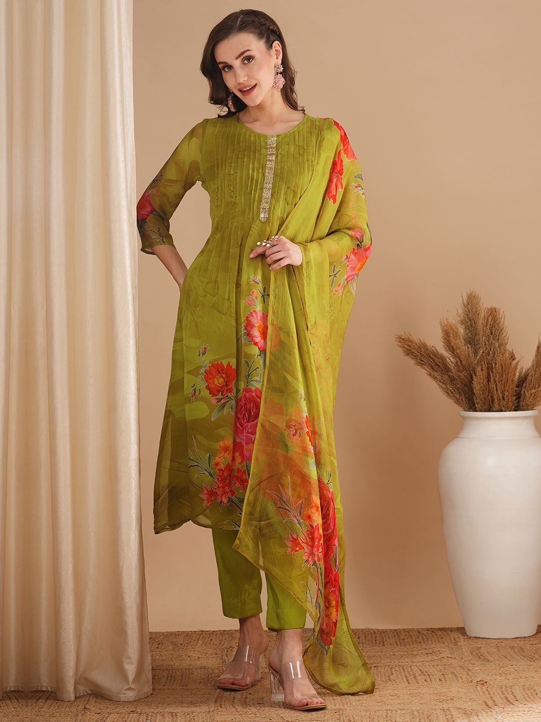 FASHOR Floral Printed Sequinned Pin Tucked A-Line Kurta With Trousers And Dupatta, Green
FASHOR Floral Printed Sequinned Pin Tucked A-Line Kurta With Trousers And Dupatta, Green