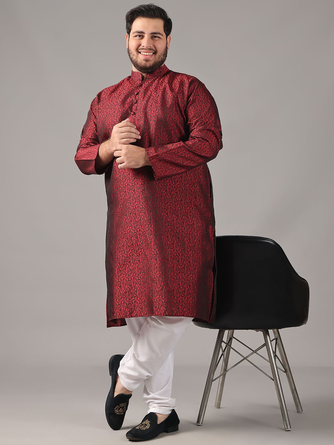 SOJANYA PLUS Plus Size Men Ethnic Motifs Woven Design Straight Kurta With Pyjamas, Maroon
SOJANYA PLUS Plus Size Men Ethnic Motifs Woven Design Straight Kurta With Pyjamas, Maroon
