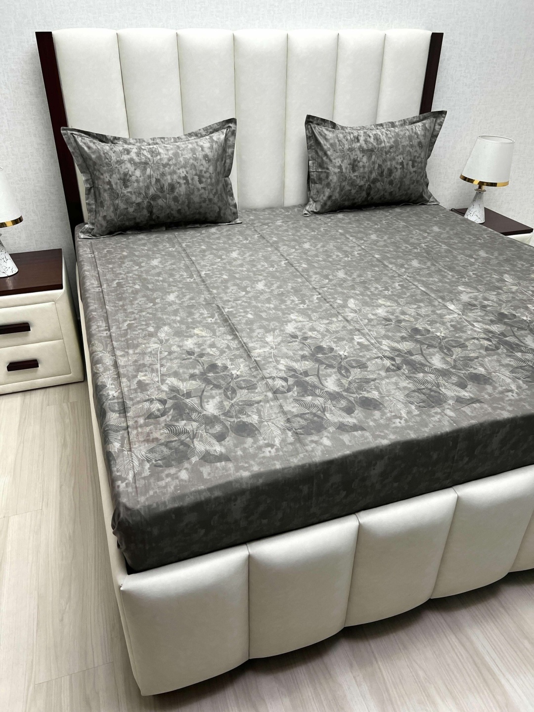 Pure Decor Brown & White Floral Printed 500 TC Cotton King Bedsheet Set 2.74 m x 2.74 m
Pure Decor Brown & White Floral Printed 500 TC Cotton King Bedsheet Set 2.74 m x 2.74 m