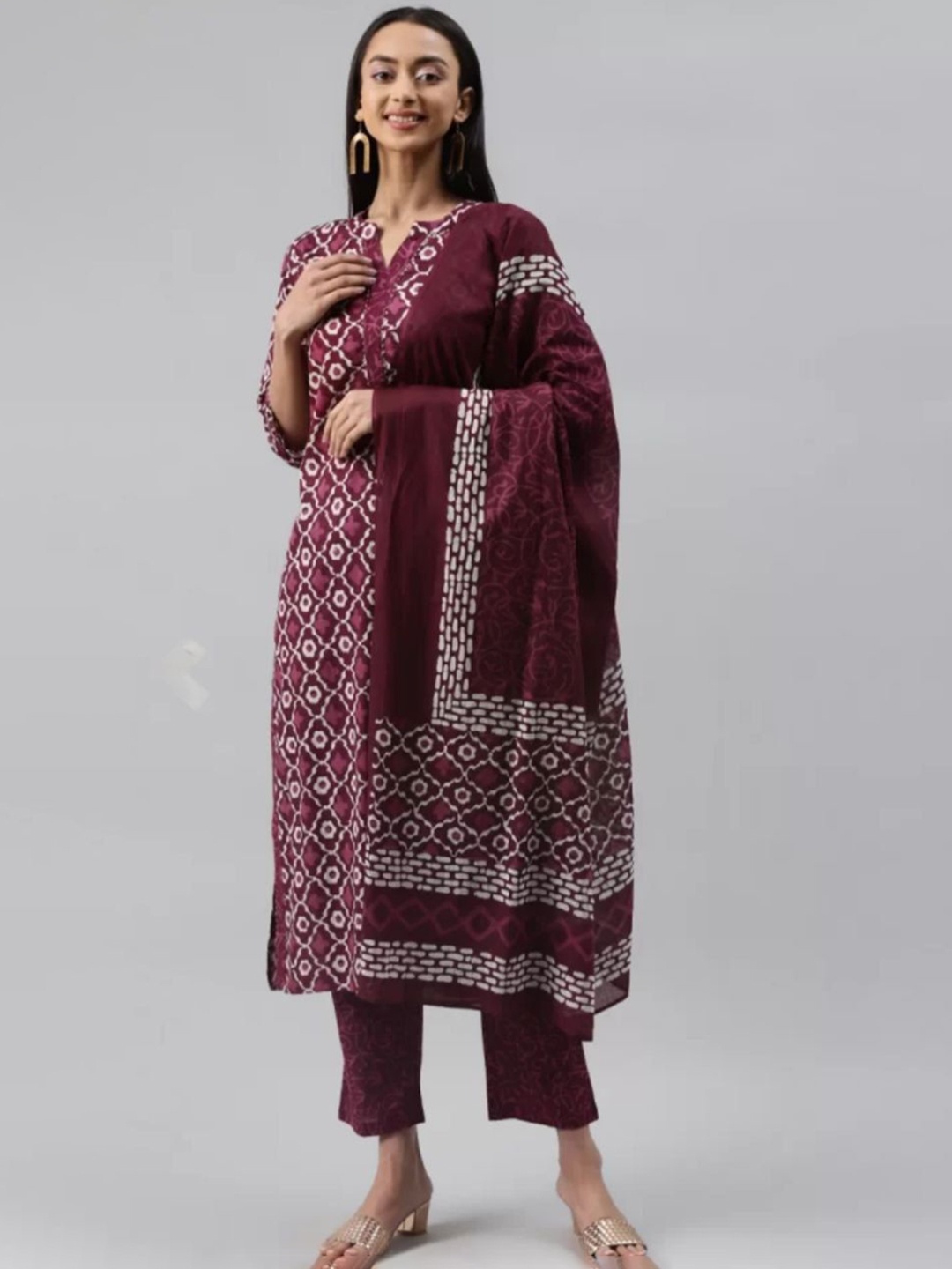 Modestouze Attires Floral Printed Mandarin Collar Straight Kurta With Trousers And Dupatta, Purple
Modestouze Attires Floral Printed Mandarin Collar Straight Kurta With Trousers And Dupatta, Purple