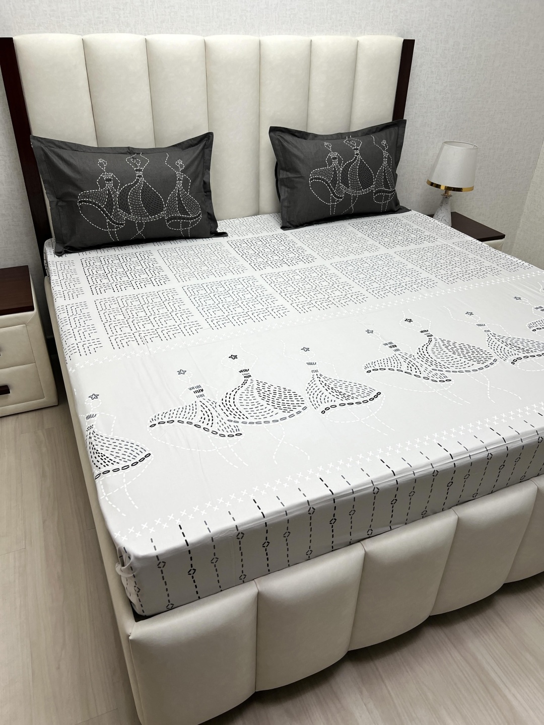 Pure Decor Cotton King Size Double Bed Bedsheet With 2 Pillow Covers 2.74m X 2.74m, Grey
Pure Decor Cotton King Size Double Bed Bedsheet With 2 Pillow Covers 2.74m X 2.74m, Grey