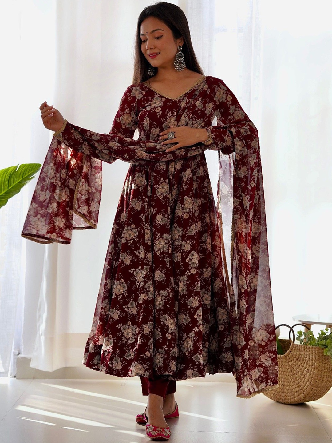 Yara Creation Floral Printed V-Neck Pure Fox Georgette Kurta With Trousers & Dupatta, Maroon
Yara Creation Floral Printed V-Neck Pure Fox Georgette Kurta With Trousers & Dupatta, Maroon