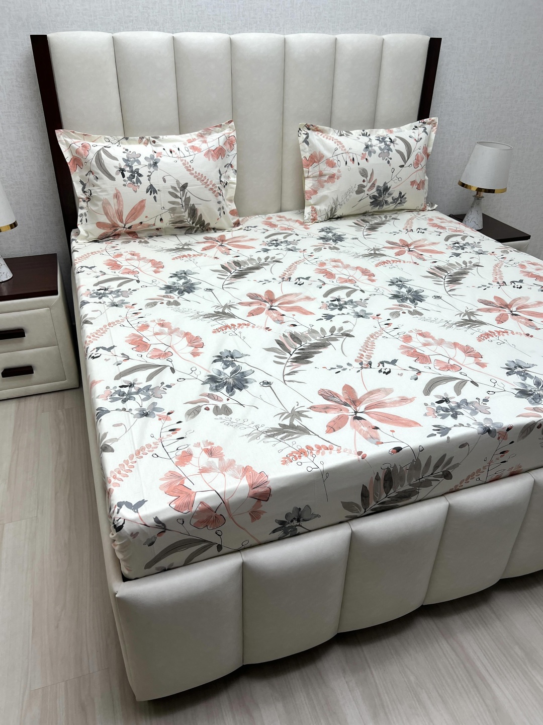 Pure Decor White & Pink Printed Pure Cotton 220 TC King Bedsheet Set 2.74 m x 2.74 m
Pure Decor White & Pink Printed Pure Cotton 220 TC King Bedsheet Set 2.74 m x 2.74 m