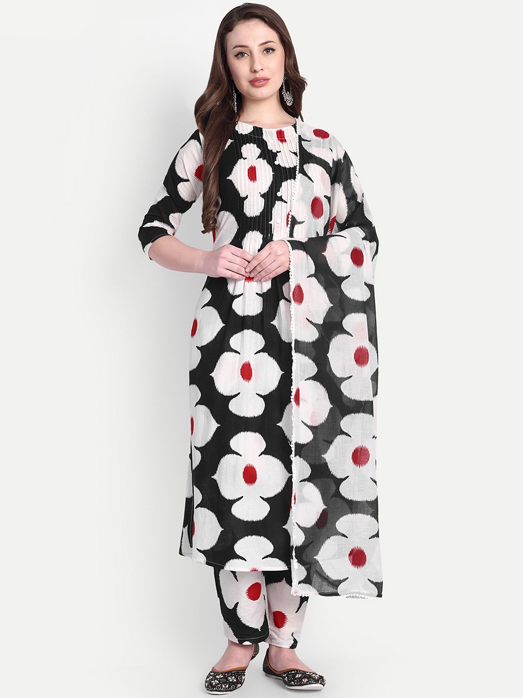 Hujum Floral Printed Round Neck Pure Cotton A-Line Kurta With Trousers & Dupatta, Black
Hujum Floral Printed Round Neck Pure Cotton A-Line Kurta With Trousers & Dupatta, Black