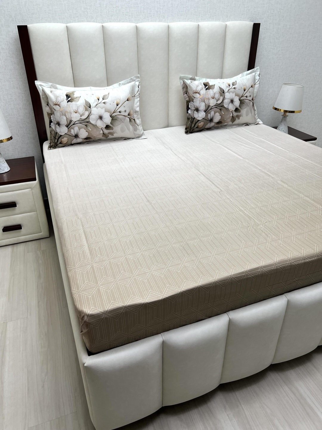 Pure Decor Royal Majestic Brown Printed Pure Cotton 500 TC King Bedsheet Set 2.74 x 2.74 m
Pure Decor Royal Majestic Brown Printed Pure Cotton 500 TC King Bedsheet Set 2.74 x 2.74 m