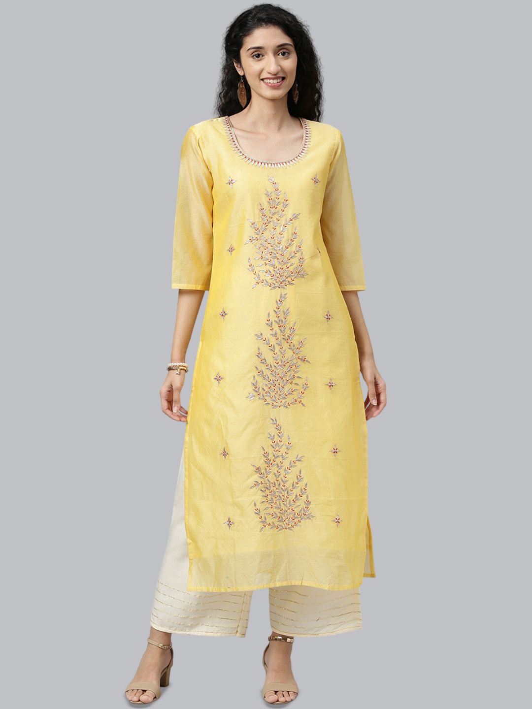 Geroo Luxe Floral Embroidered Round Neck Gotta Patti Chanderi Silk Kurta With Palazzo, Yellow
Geroo Luxe Floral Embroidered Round Neck Gotta Patti Chanderi Silk Kurta With Palazzo, Yellow