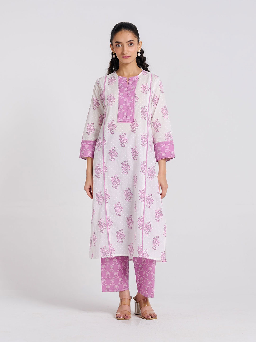 Rustorange Women Floral Printed Regular Pure Cotton Kurta with Palazzo, Lavender
Rustorange Women Floral Printed Regular Pure Cotton Kurta with Palazzo, Lavender