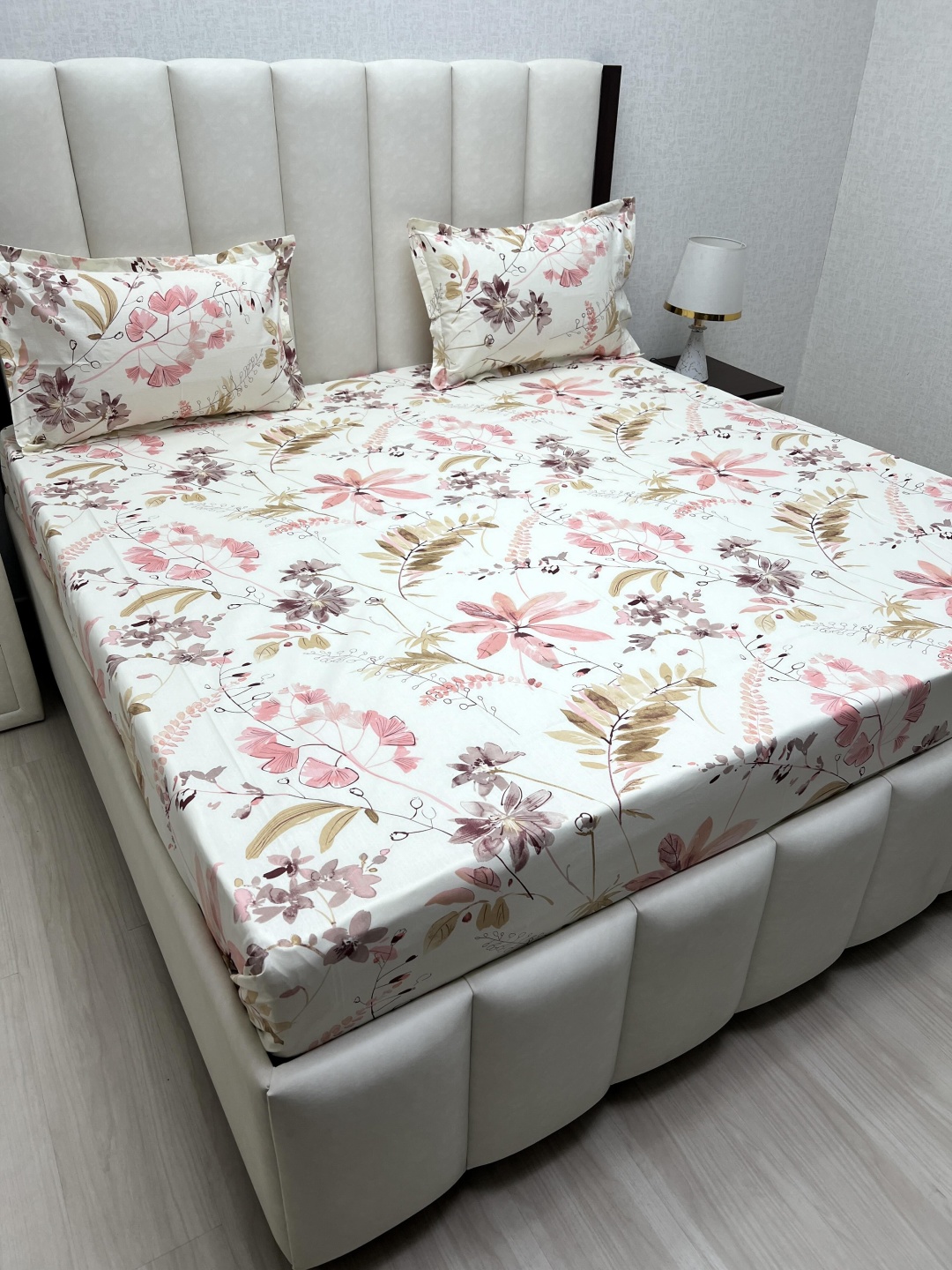 Pure Decor White Floral Printed Pure Cotton 220 TC King Bedsheet Set 2.74 m x 2.74 m
Pure Decor White Floral Printed Pure Cotton 220 TC King Bedsheet Set 2.74 m x 2.74 m