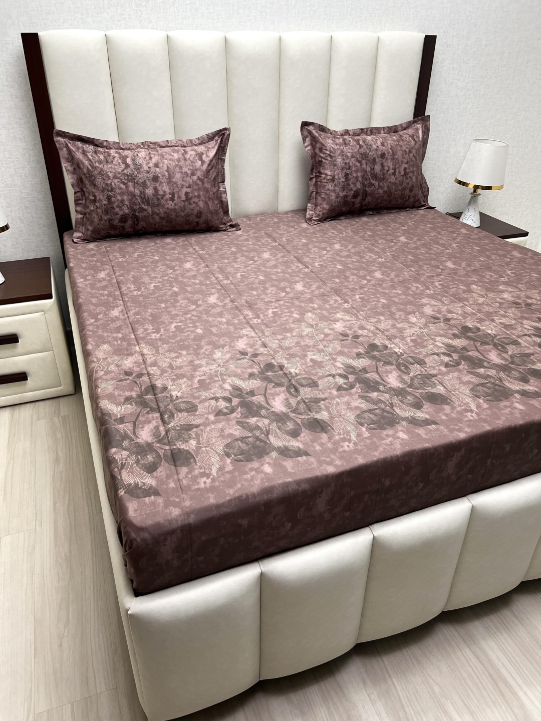 Pure Decor Royal Majestic Brown Printed 500 TC Pure Cotton King Bedsheet Set 2.74m x 2.74m
Pure Decor Royal Majestic Brown Printed 500 TC Pure Cotton King Bedsheet Set 2.74m x 2.74m
