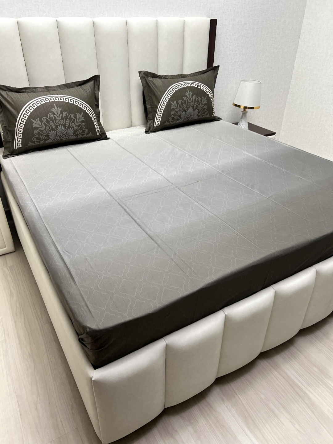Pure Decor Royal Majestic Brown Printed Pure Cotton 330TC King Bedsheet Set 2.74m x 2.74m
Pure Decor Royal Majestic Brown Printed Pure Cotton 330TC King Bedsheet Set 2.74m x 2.74m
