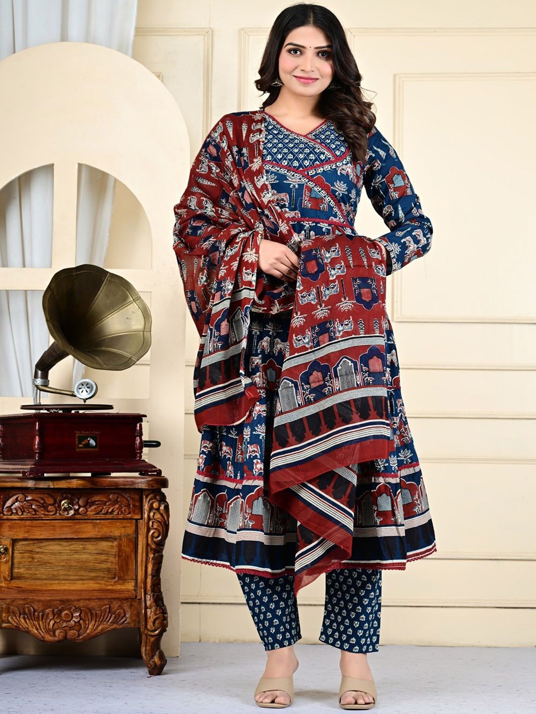 Divsy Fashion Ethnic Motifs Printed V-Neck Tiered Anarkali Kurta With Pyjamas & Dupatta, Blue
Divsy Fashion Ethnic Motifs Printed V-Neck Tiered Anarkali Kurta With Pyjamas & Dupatta, Blue