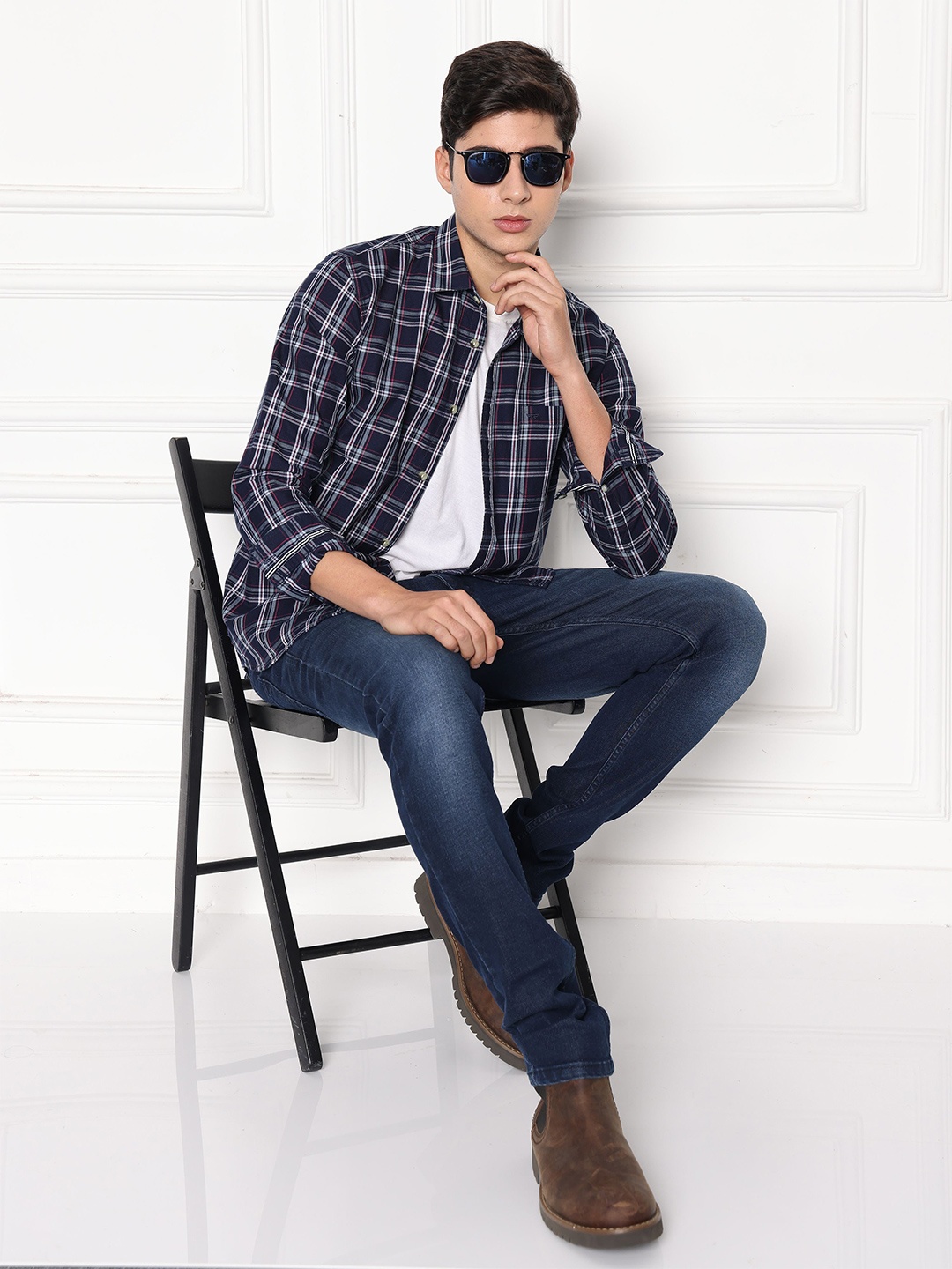 RIGS AND RAGS Men Premium Fit Spread Collar Tartan Checked Cotton Casual Shirt, Navy blue
RIGS AND RAGS Men Premium Fit Spread Collar Tartan Checked Cotton Casual Shirt, Navy blue