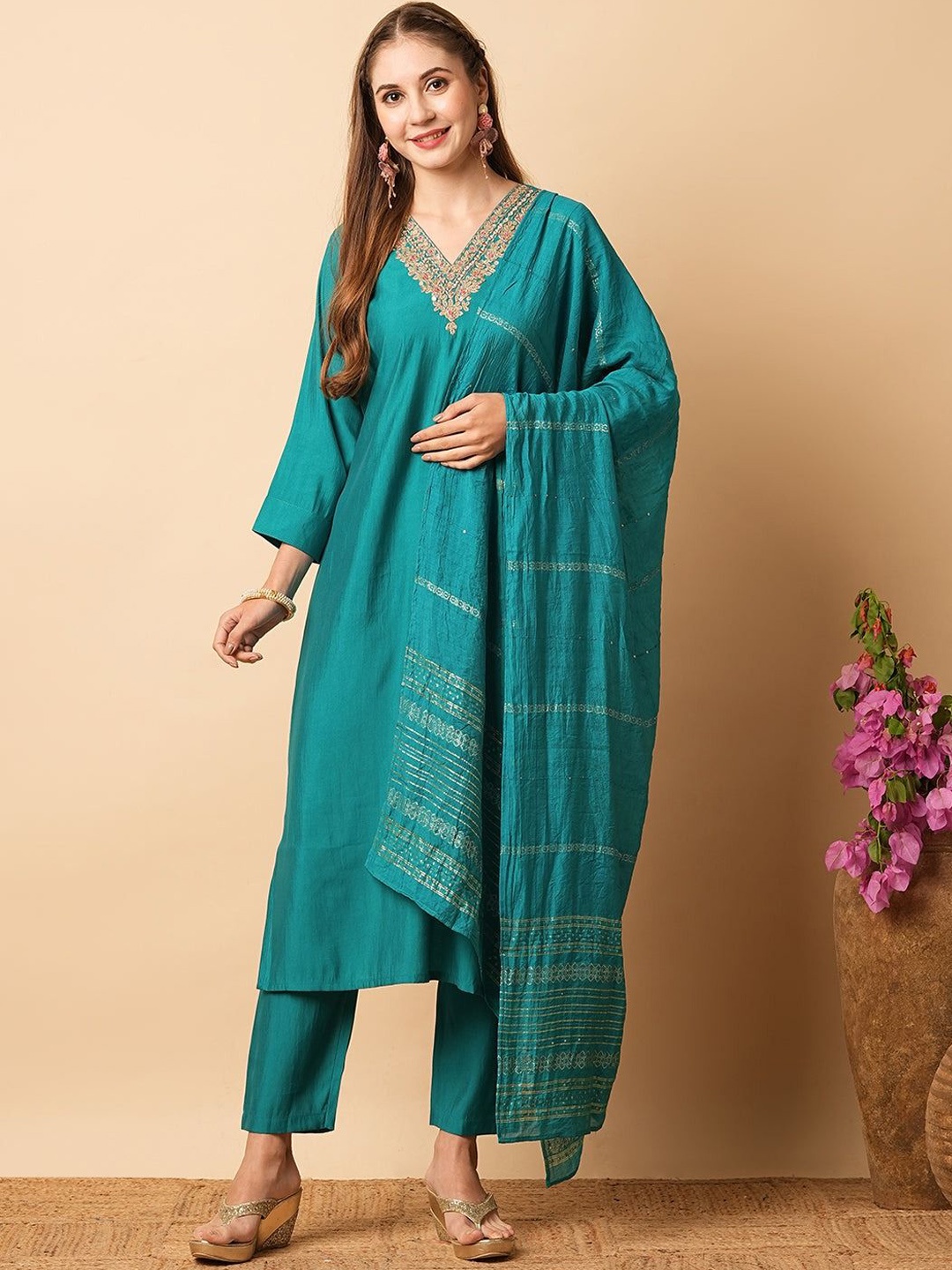 Navlik Floral Embroidered Sequinned V-Neck StraightKurta With Trousers & Dupatta, Sea green
Navlik Floral Embroidered Sequinned V-Neck StraightKurta With Trousers & Dupatta, Sea green