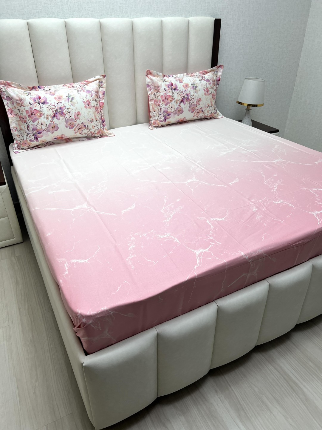 Pure Decor Royal Majestic Pink Printed 300 TC Pure Cotton King Bedsheet Set 2.74m x 2.74 m
Pure Decor Royal Majestic Pink Printed 300 TC Pure Cotton King Bedsheet Set 2.74m x 2.74 m