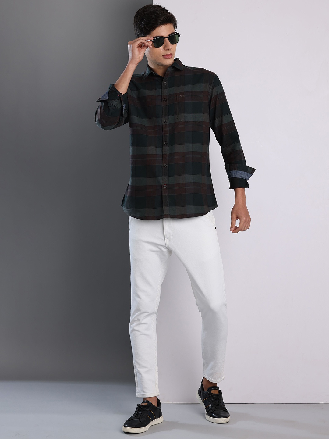 RIGS AND RAGS Men Premium Fit Spread Collar Tartan Checked Cotton Casual Shirt, Brown
RIGS AND RAGS Men Premium Fit Spread Collar Tartan Checked Cotton Casual Shirt, Brown