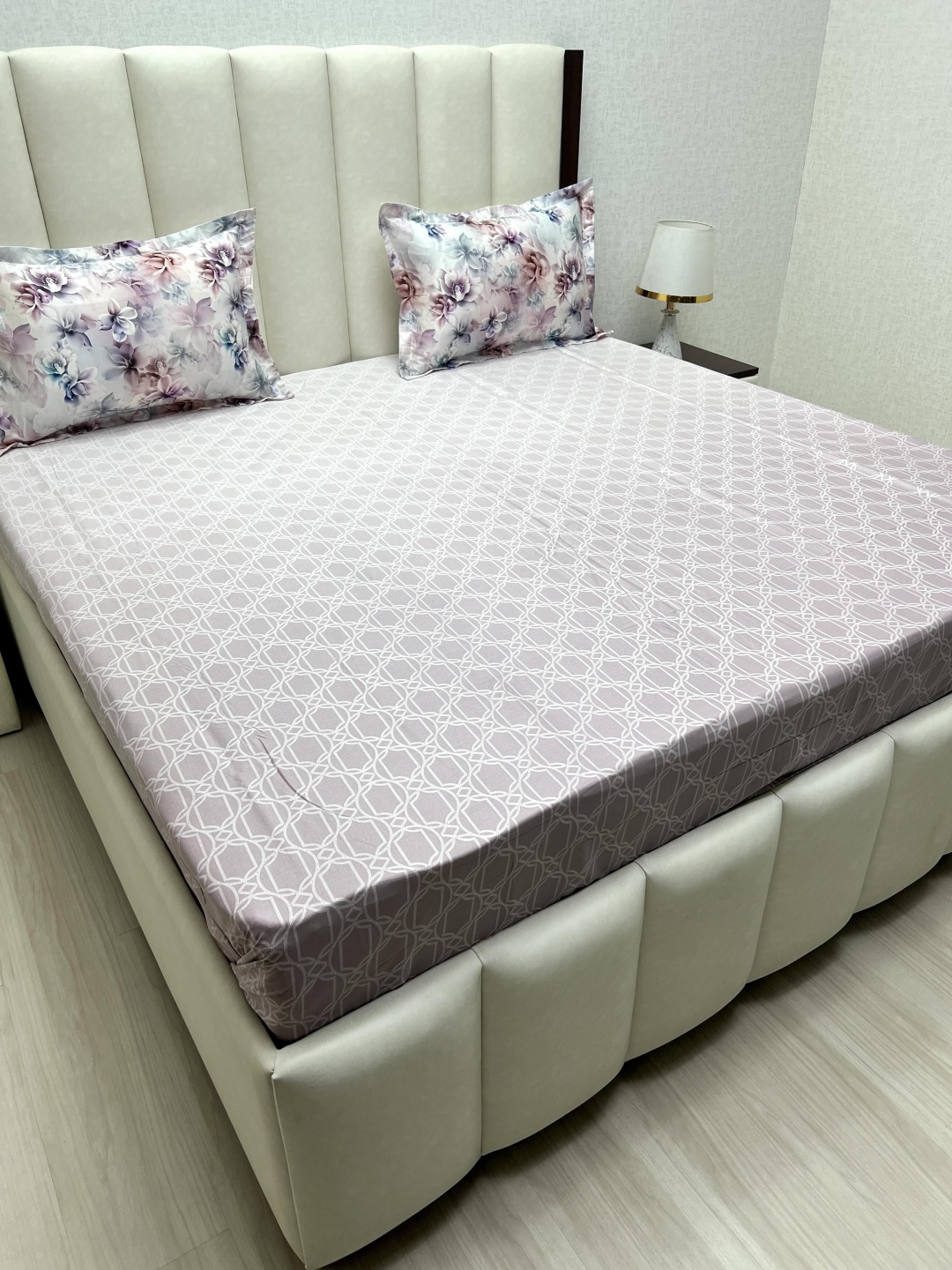 Pure Decor Royal Majestic Grey Printed Pure Cotton 350 TC King Bedsheet Set 2.74m x 2.74m
Pure Decor Royal Majestic Grey Printed Pure Cotton 350 TC King Bedsheet Set 2.74m x 2.74m