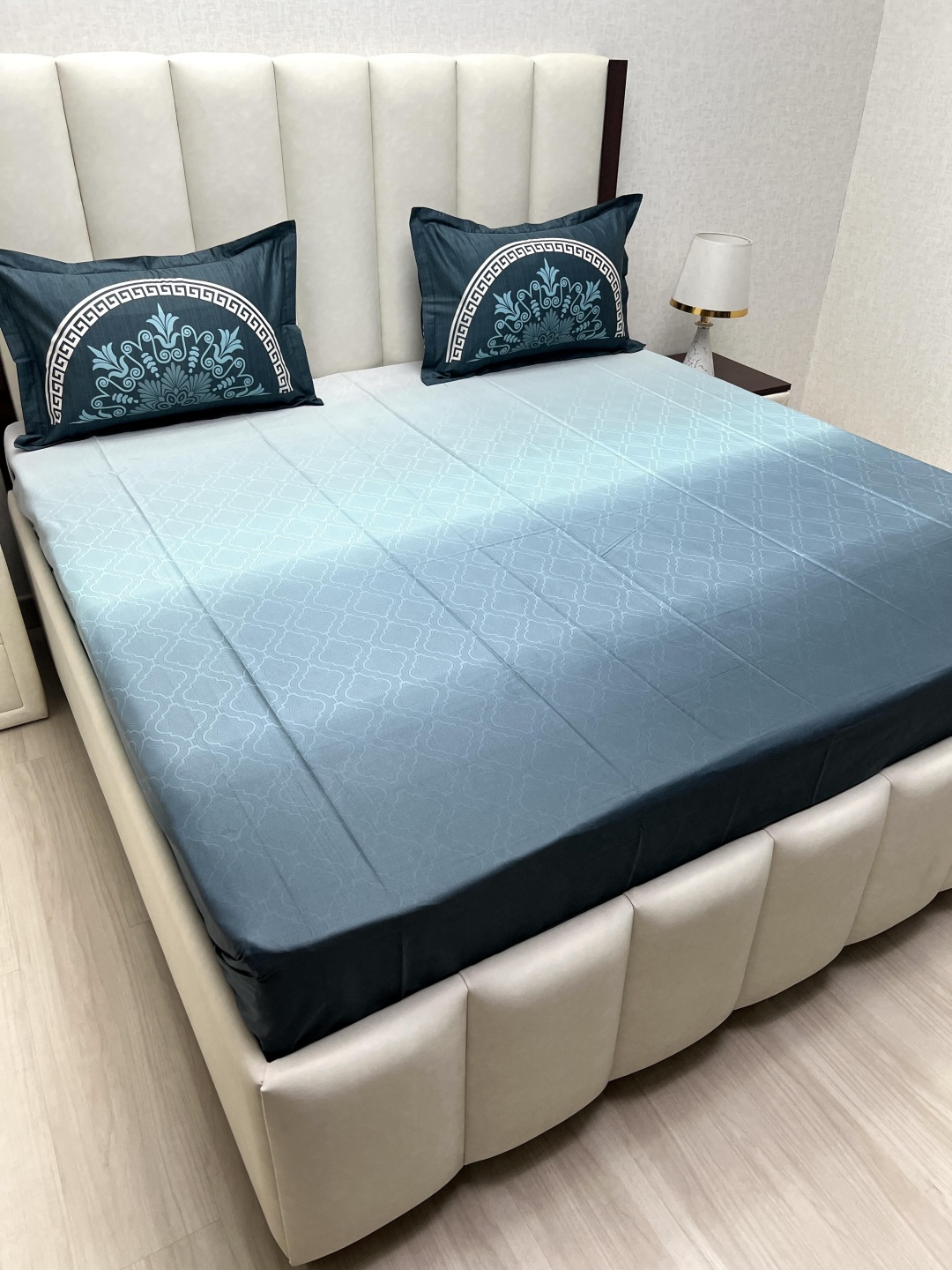 Pure Decor Blue & White Printed Pure Cotton 500 TC King Bedsheet Set 2.74 m x 2.74 m
Pure Decor Blue & White Printed Pure Cotton 500 TC King Bedsheet Set 2.74 m x 2.74 m