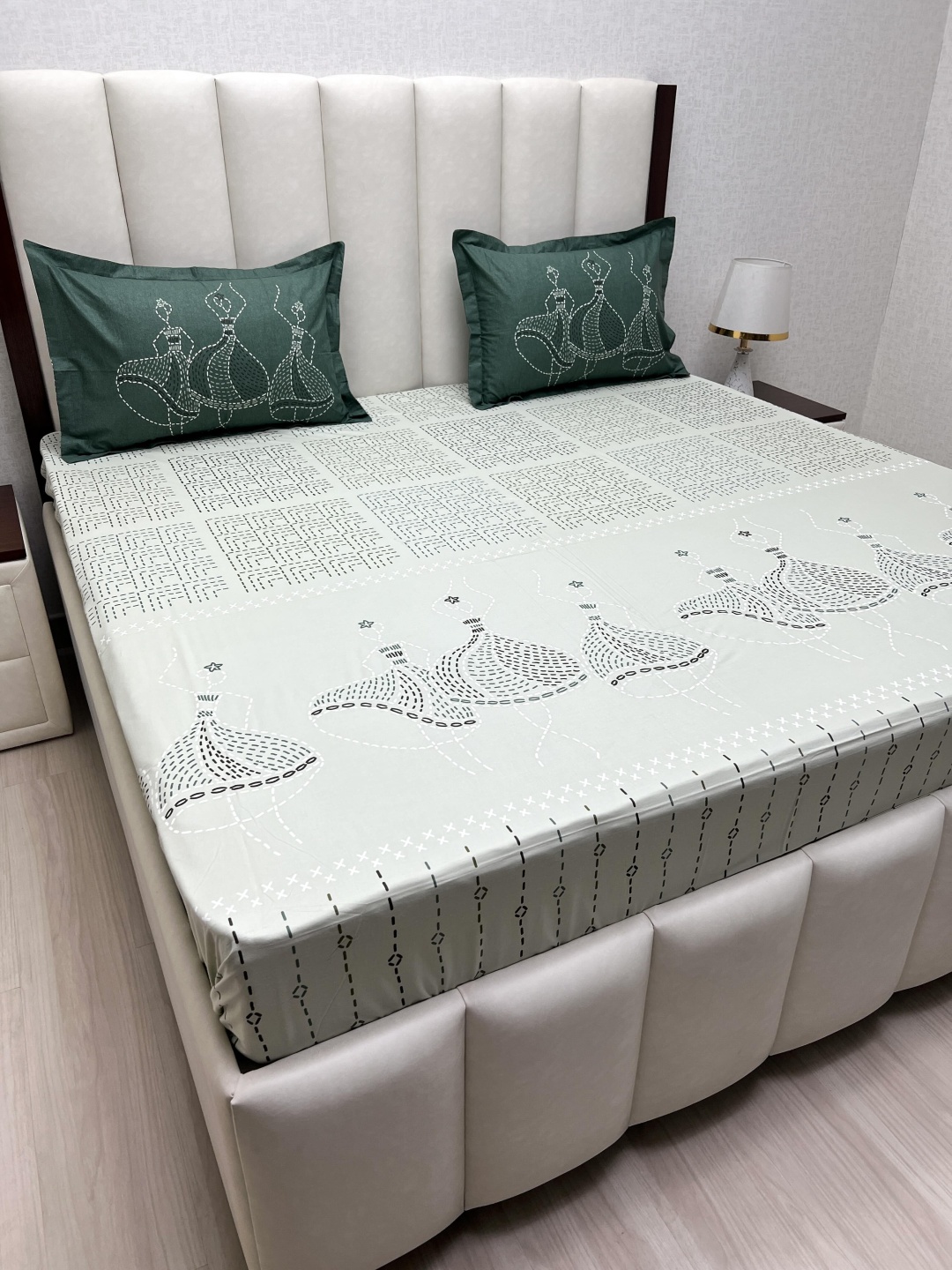 Pure Decor Cotton King Size Double Bed Bedsheet With 2 Pillow Covers 2.74m X 2.74m, Green
Pure Decor Cotton King Size Double Bed Bedsheet With 2 Pillow Covers 2.74m X 2.74m, Green
