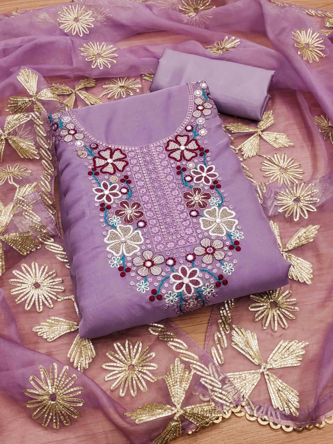 Blissta Floral Embroidered Gotta Patti Organza Unstitched Dress Material, Lavender
Blissta Floral Embroidered Gotta Patti Organza Unstitched Dress Material, Lavender