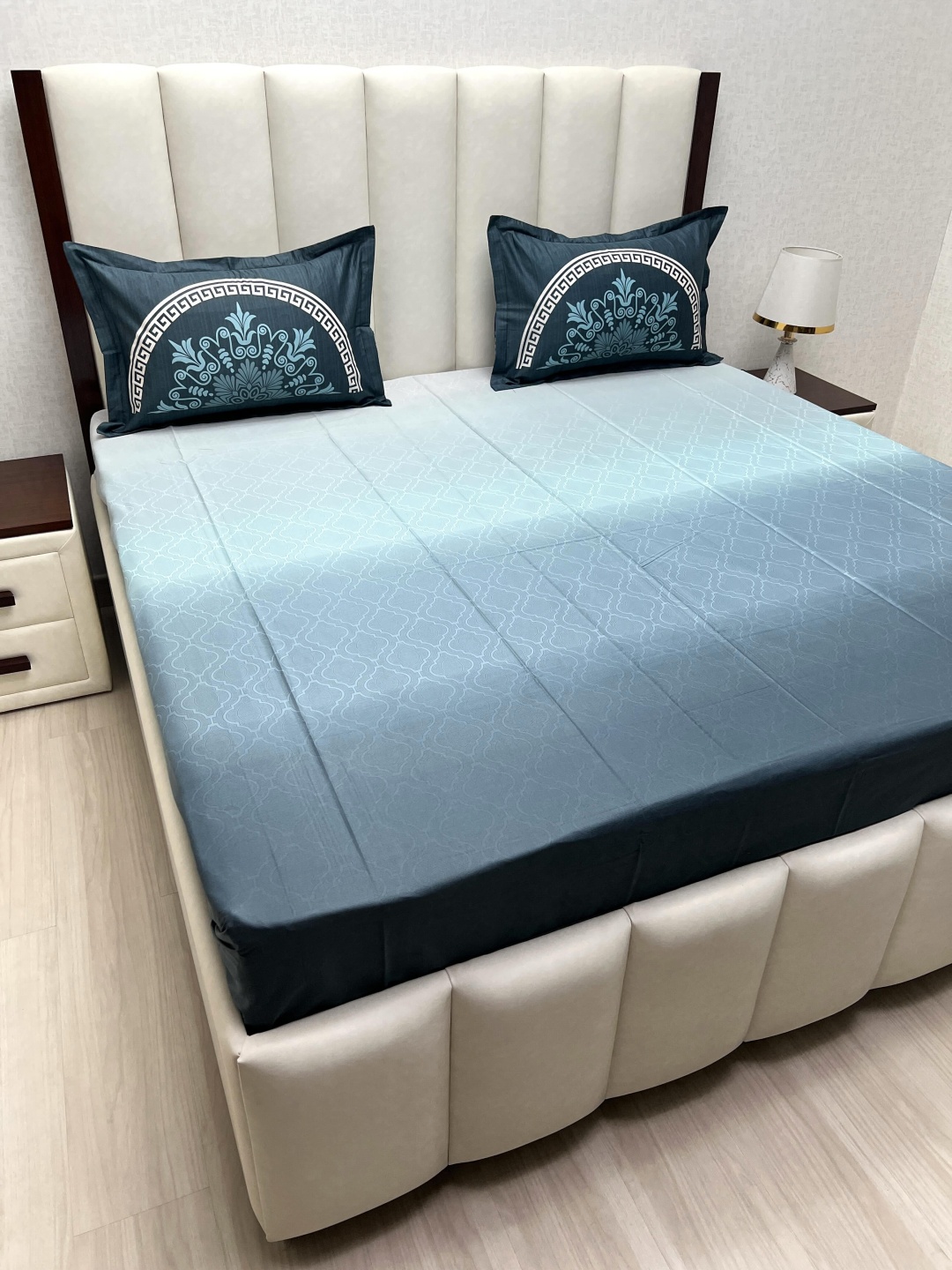 Pure Decor Blue Geometric Printed Pure Cotton 380 TC King Bedsheet Set 2.74 m x 2.74 m
Pure Decor Blue Geometric Printed Pure Cotton 380 TC King Bedsheet Set 2.74 m x 2.74 m